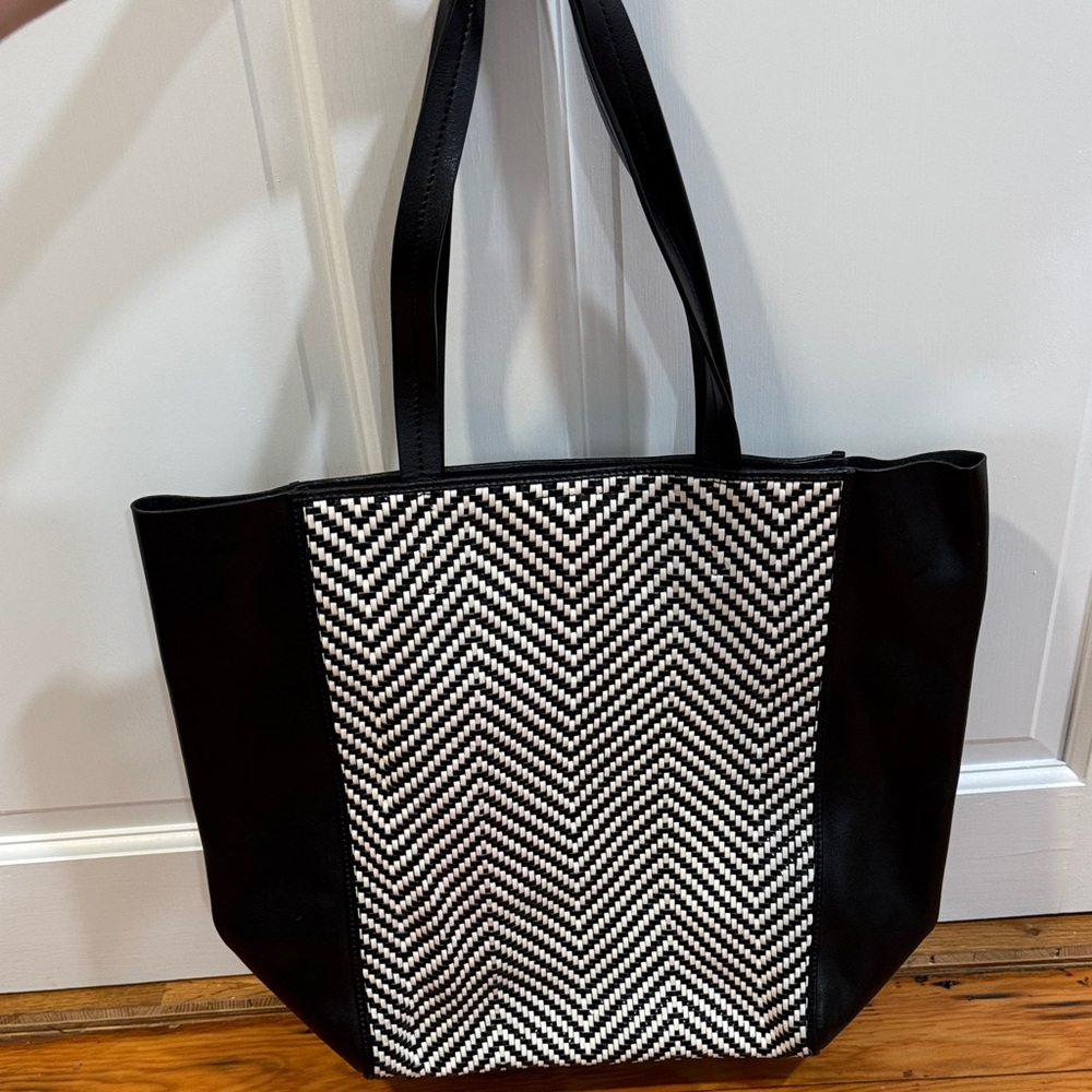 Banana Republic Black and White Chevron Shoulder Bag